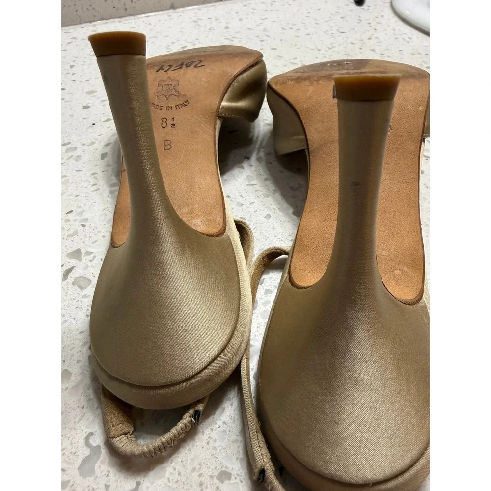 Isaac Mizrahi Slingback Heels Womens 8.5 B Gold Satin Pointed Toe Italy EUC LUX